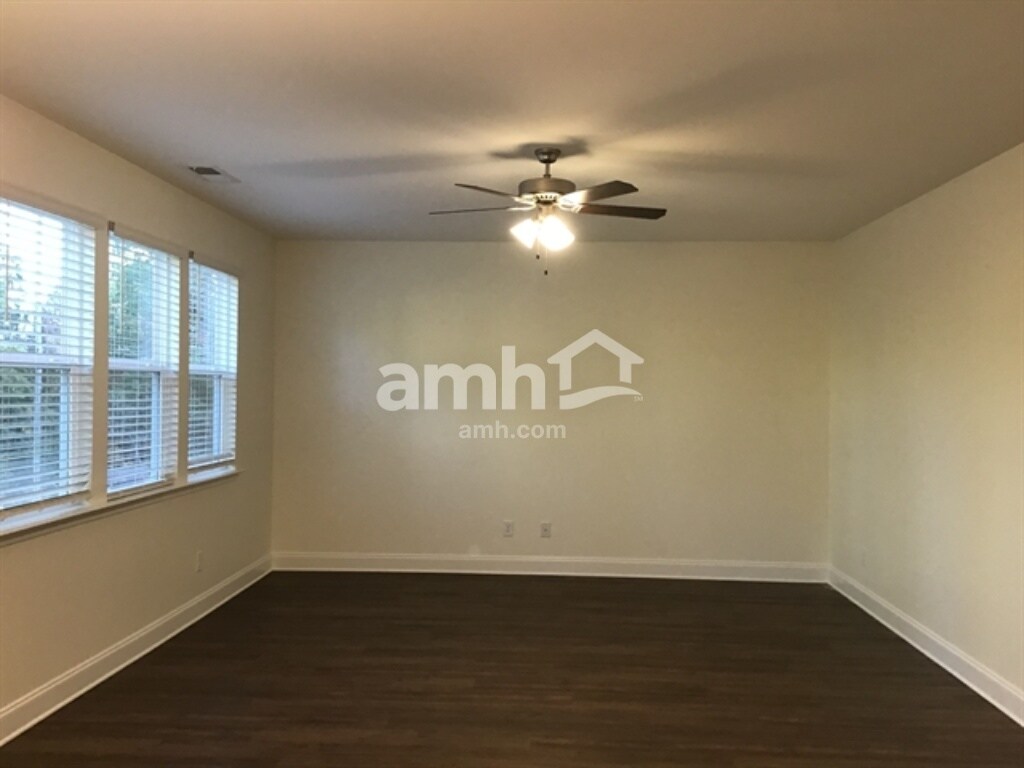 Building Photo - 84 Lindridge Dr