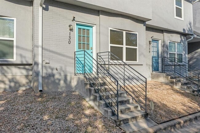 Building Photo - 6211 Manor Rd