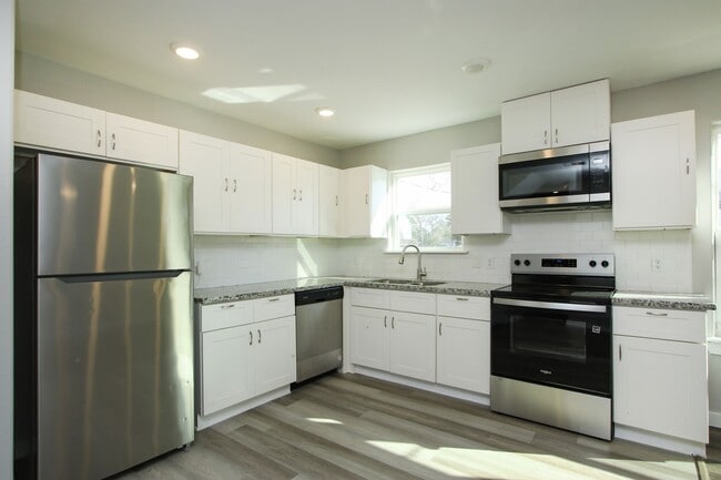 Building Photo - 5709 Breland St