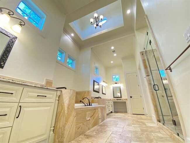 Building Photo - 102 Long Point Cove