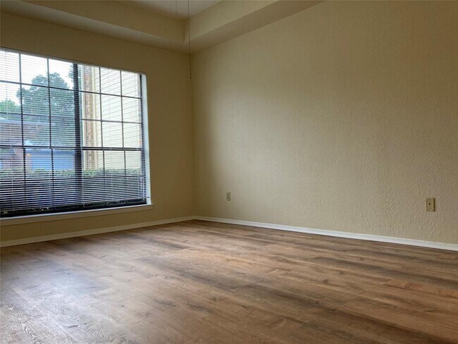 Building Photo - 3100 Devonshire Dr