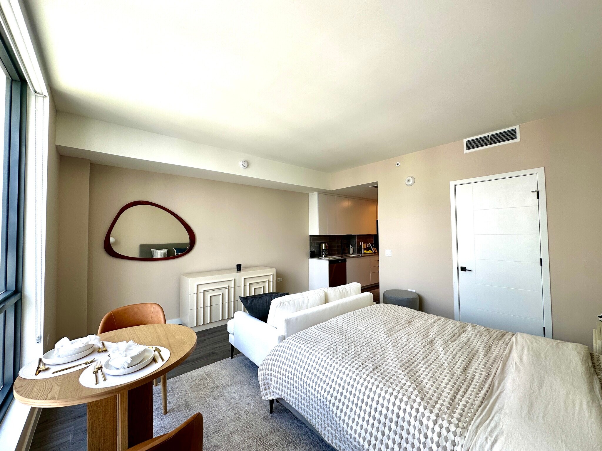 Building Photo - 105 NE 25th St