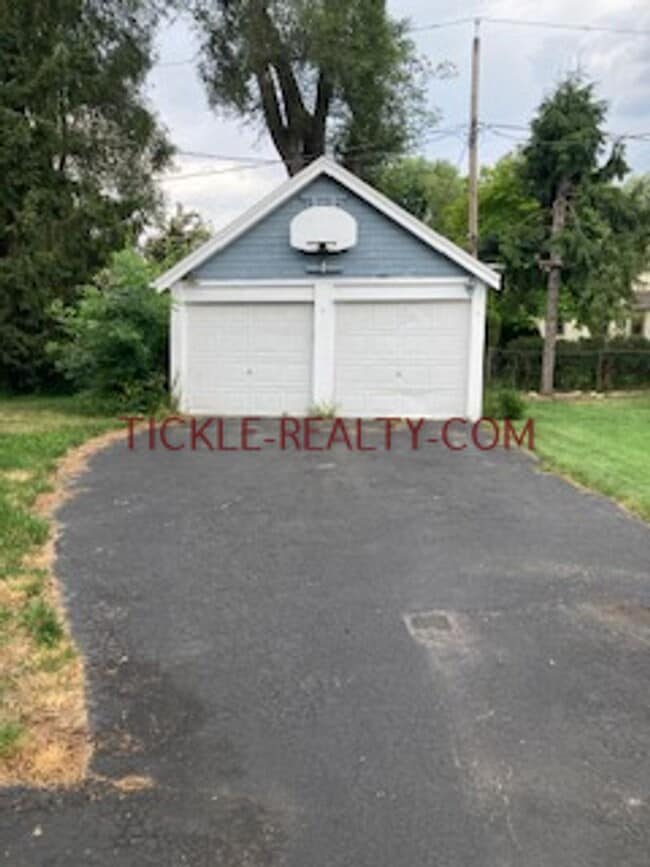 Building Photo - 3 Bed, 1.5 bath House in Laurelton Neighborhood