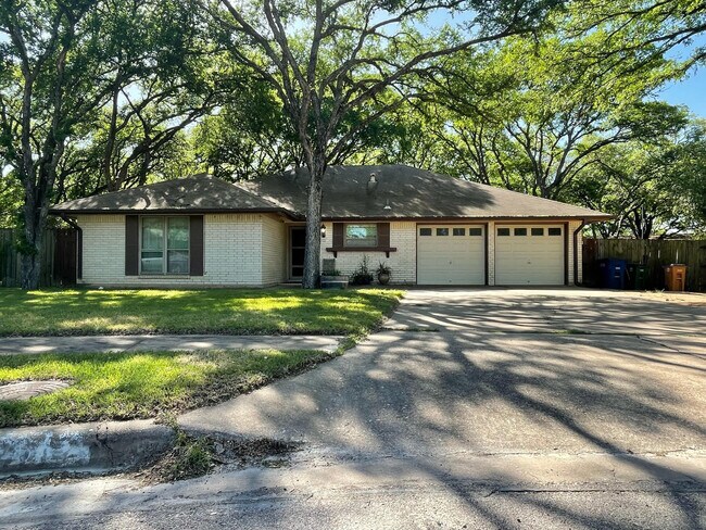 Building Photo - 2512 Berwyn Cir