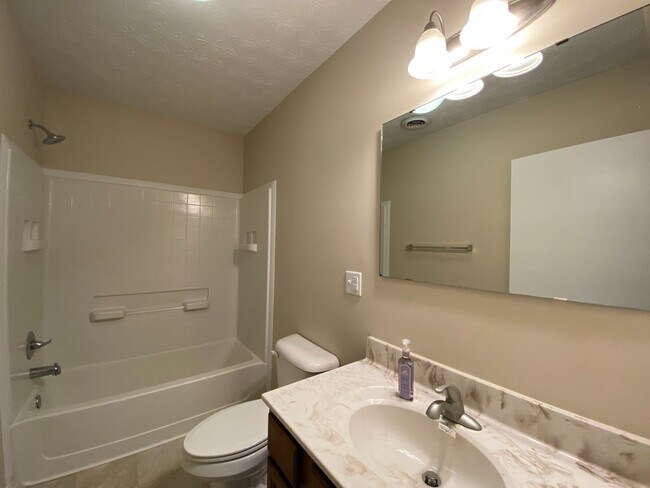 Building Photo - Available Aug 7th, 2026!