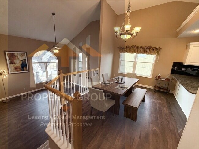 Building Photo - Beautiful 4 Bedroom / 3 Bath Home in Olathe