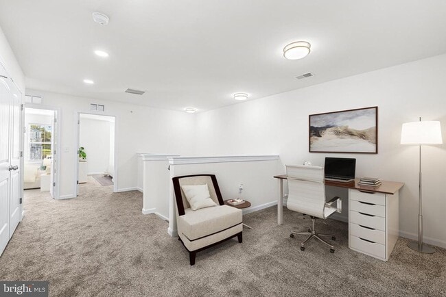 Building Photo - 900 Gilbert Rd