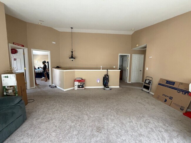 Building Photo - 12 Jackdaw Ct