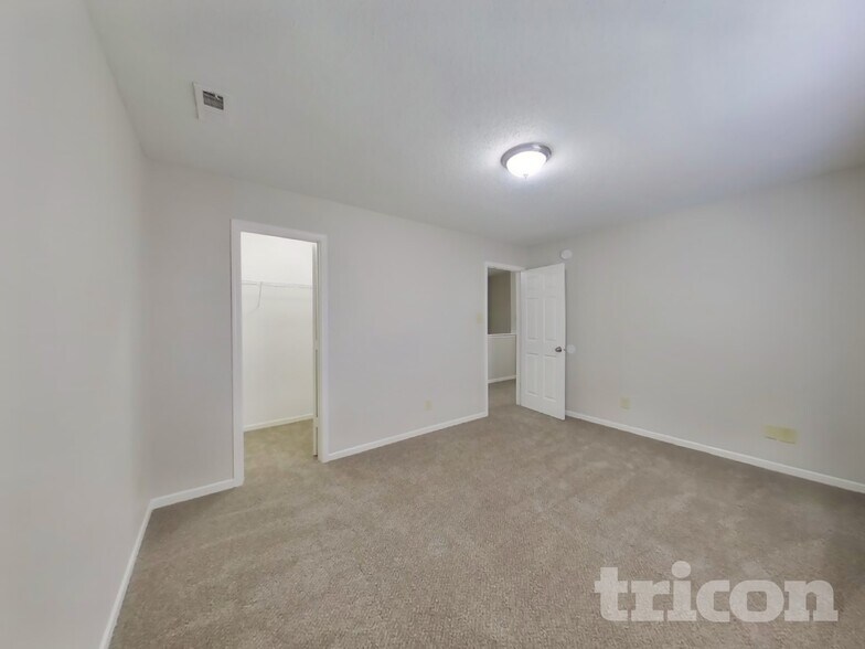 Building Photo - 2332 Cedarmill Dr