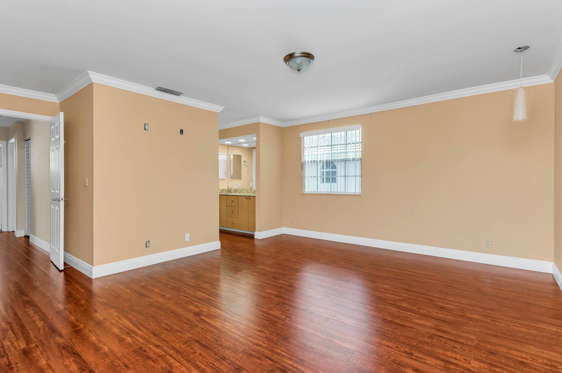 Building Photo - 5486 NW 44th Way