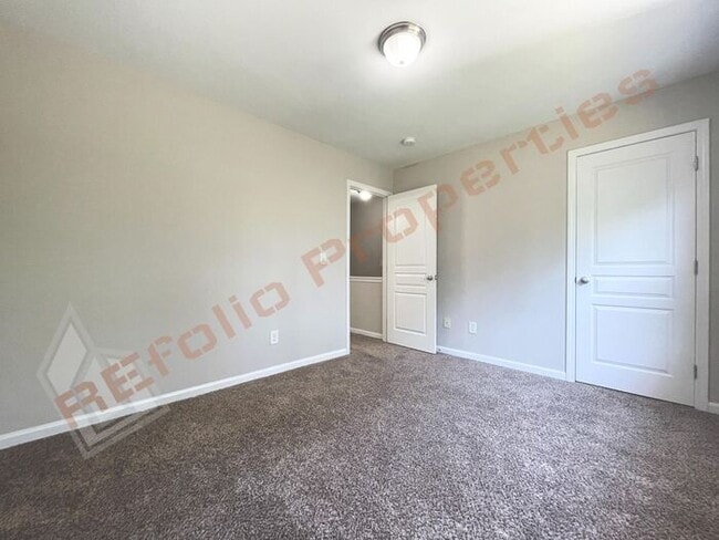 Building Photo - Fresh Paint Interior! Lovely 3 Bedroom 2.5...