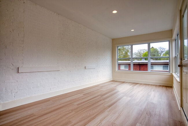 Building Photo - 418 Ridge Rd
