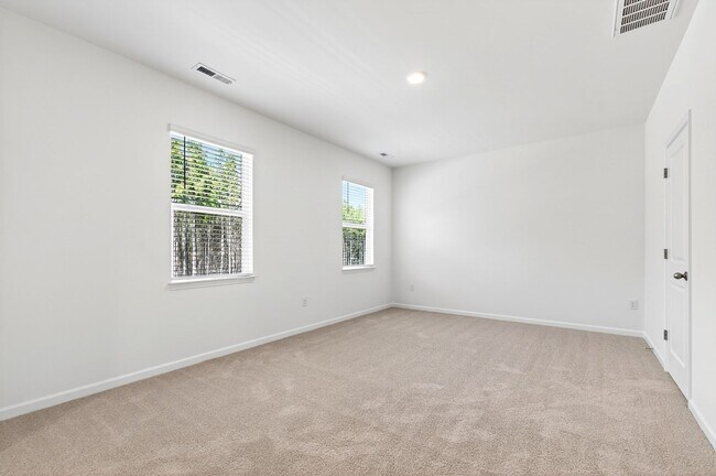 Building Photo - Horton Park Gem: Spacious 4-Bed, 3.5-Bath Townhome