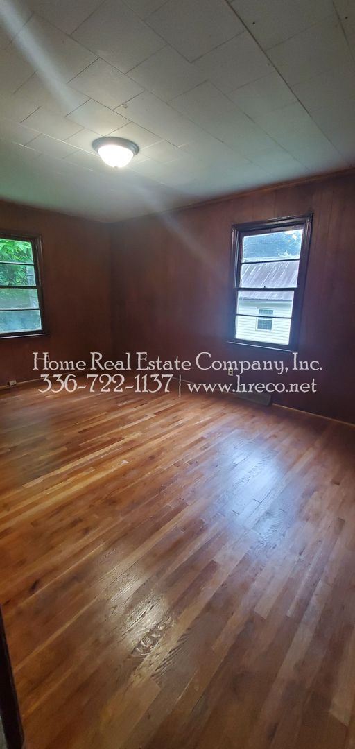 Building Photo - 2425 Machine St