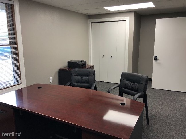 Building Photo - 2101 Broadwater Ave