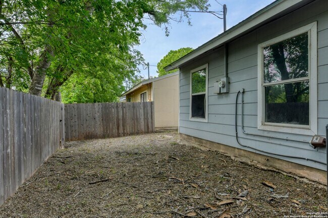 Building Photo - 4342 Lehman Dr