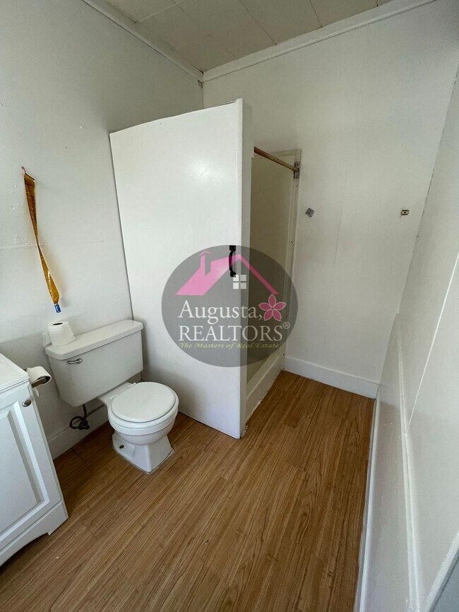 Building Photo - One Bedroom Near ACU!