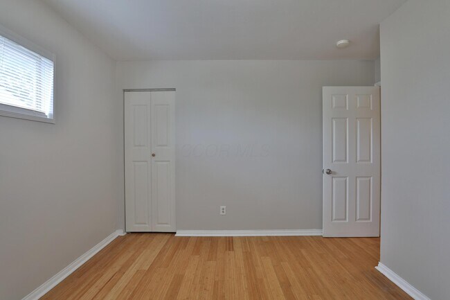 Building Photo - 2353 Hanna Dr