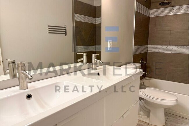 Building Photo - 4Bed/2Bath Home at 7th St/Baseline! JOIN T...