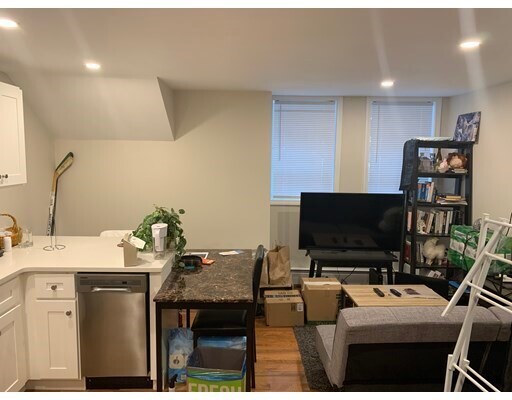 Building Photo - 47 Irving St