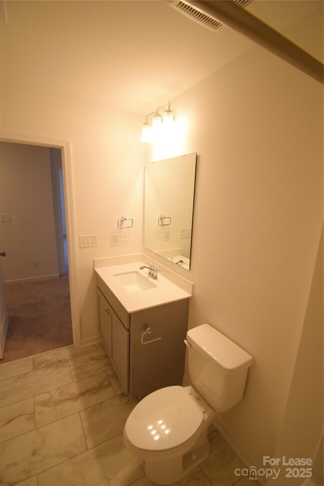 Building Photo - 752 Kitfox Dr NW