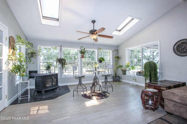 Building Photo - 2440 W Live Oak Dr