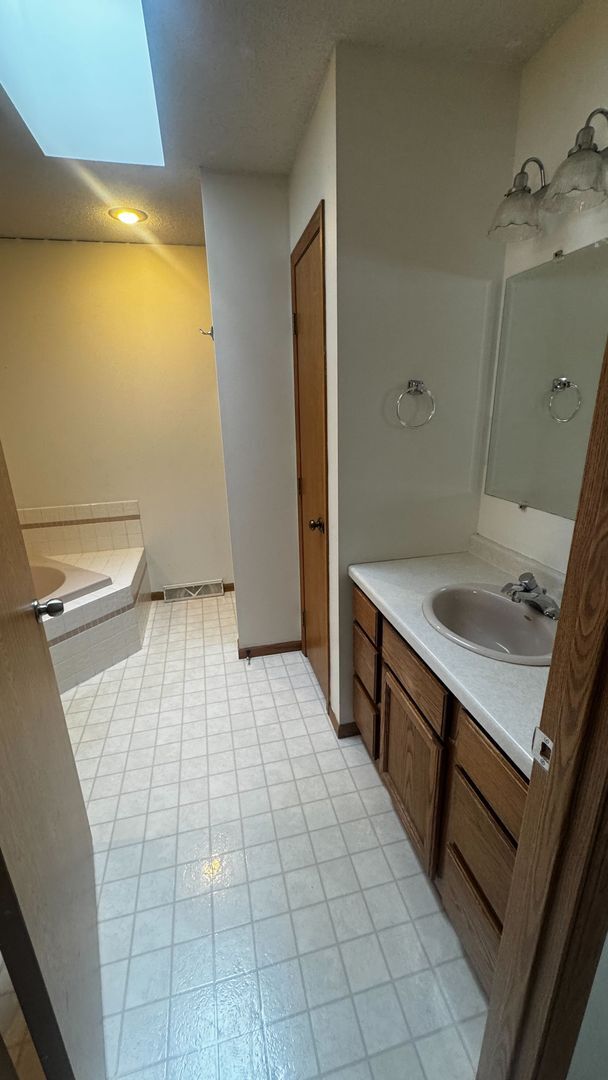 Building Photo - 901 Marty's Way