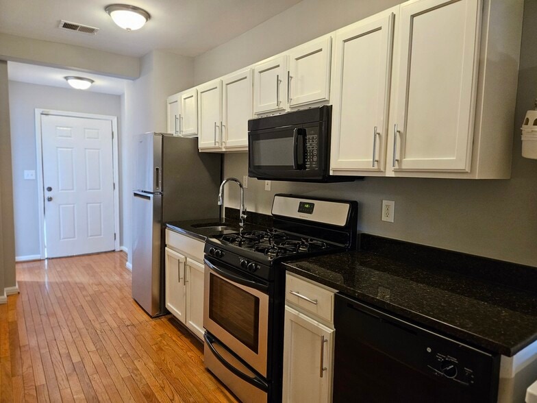 Building Photo - 330 Delafield Pl NW