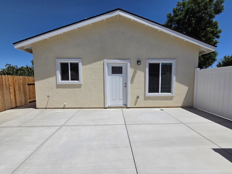 Building Photo - 1808 St Clair Ct