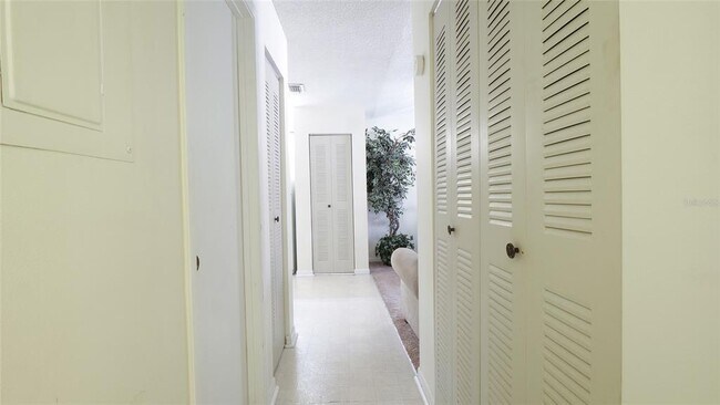 Building Photo - 845 Orchid Springs Dr