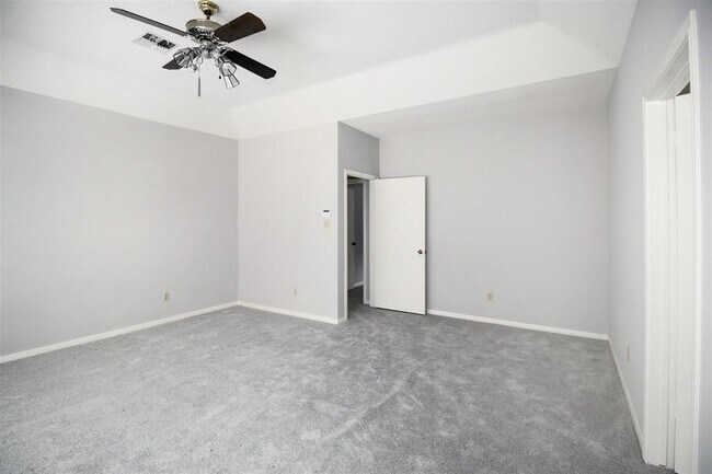 Building Photo - 3323 Village Falls Ct