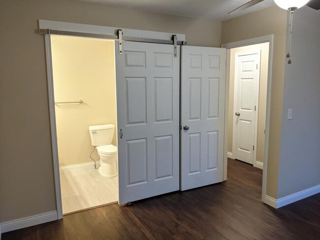 Building Photo - 1814 Cedarcrest Ave