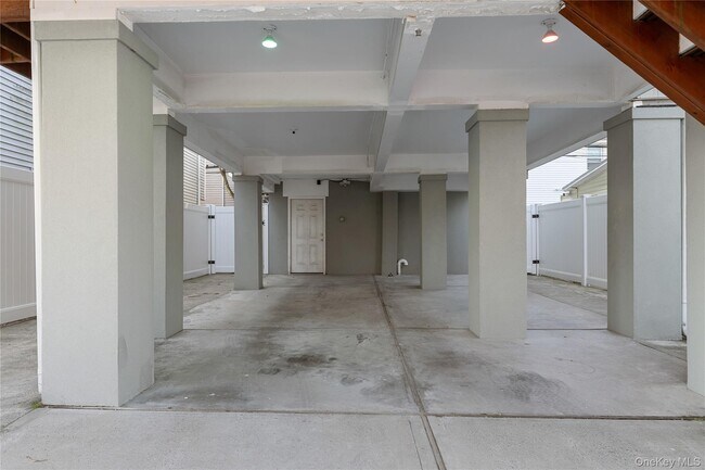 Building Photo - 75 Wisconsin St