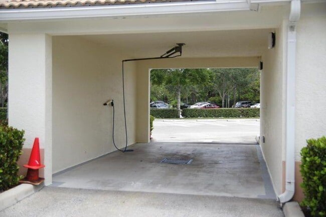 Building Photo - 5308 Myrtlewood Cir E