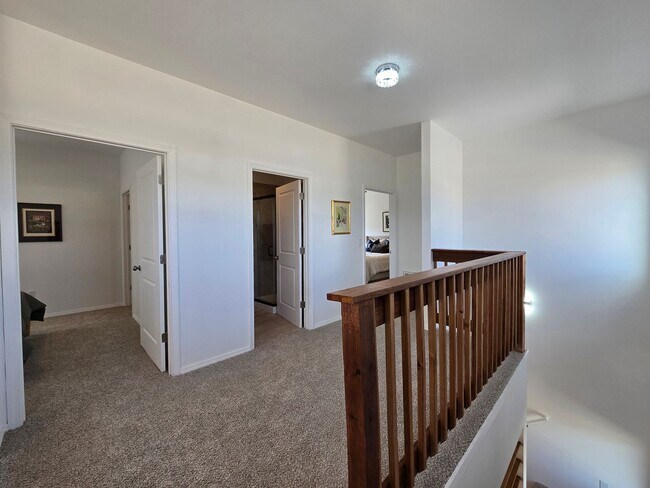 Building Photo - 2822 Camino Mendoza