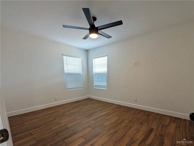 Building Photo - 14 Harvey St