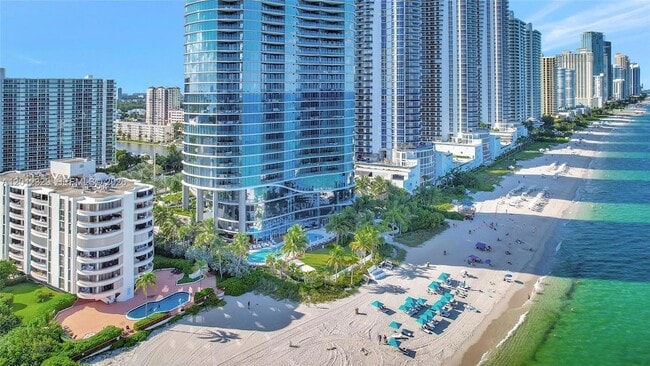 Building Photo - 15701 Collins Ave