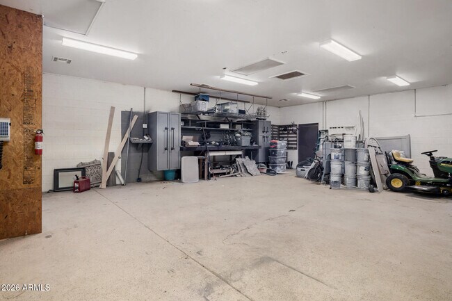 Building Photo - 2266 E Willis Rd