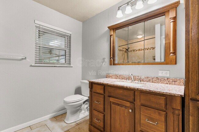 Building Photo - 8806 Fox Hollow Dr