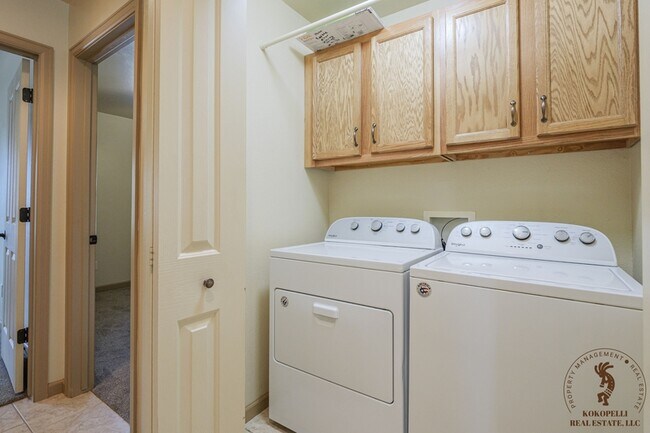 Building Photo - 3090 Aberdeen Ln
