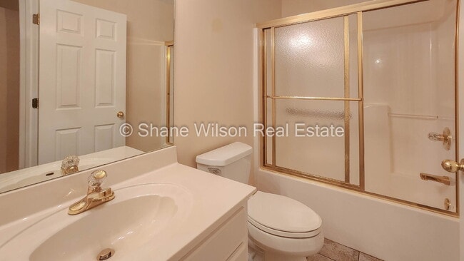 Building Photo - Spacious 3-Bed, 3-Bath Condo in Dalton