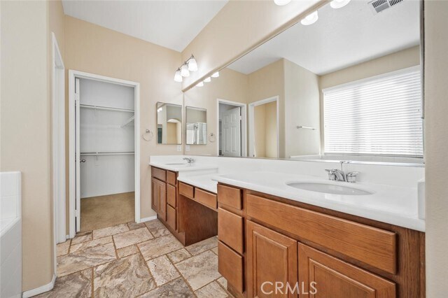 Building Photo - 28365 Little Lake Ct