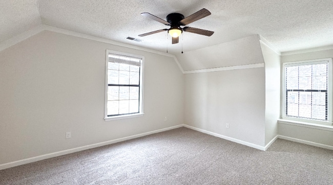 Building Photo - 6641 Blue Spruce Dr