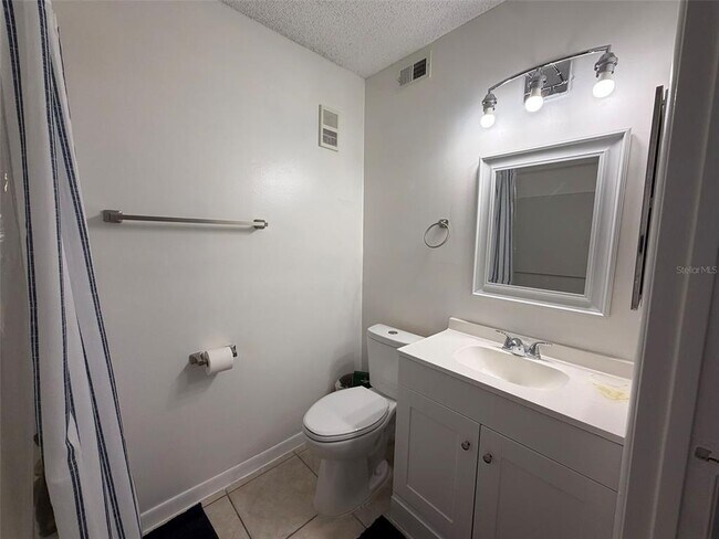 Building Photo - 3921 SW 34th St