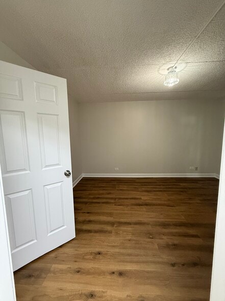 Bedroom - 4750 N Elston Ave