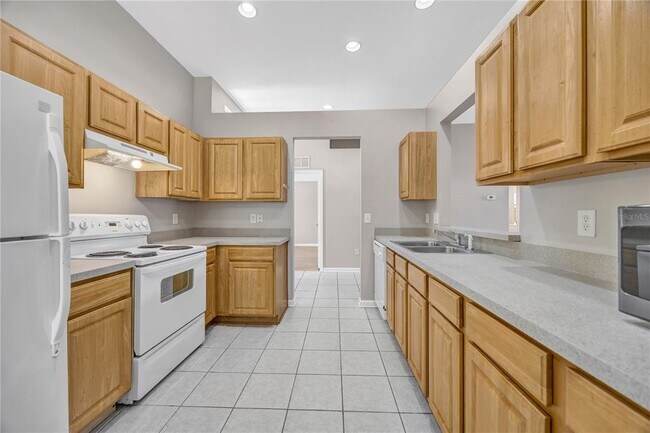 Building Photo - 30435 Annadale Dr