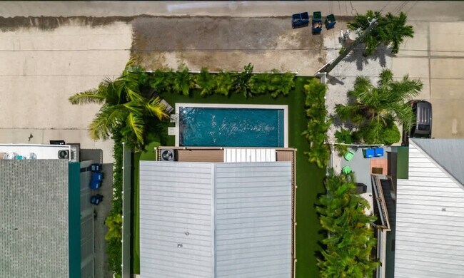 Building Photo - 2411 Avenue C