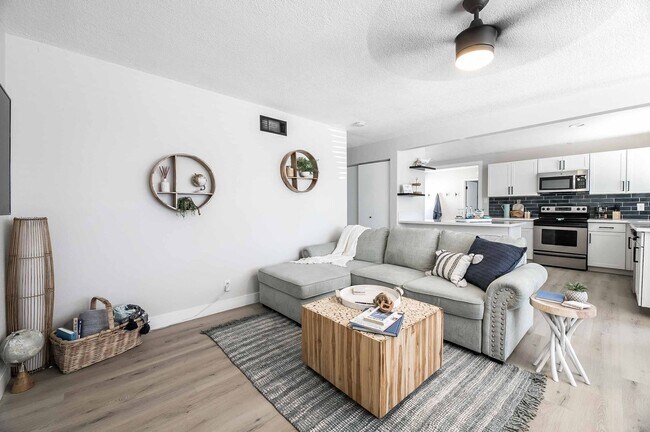 Building Photo - AMERICANA Property Mgmt - Fully furnished ...