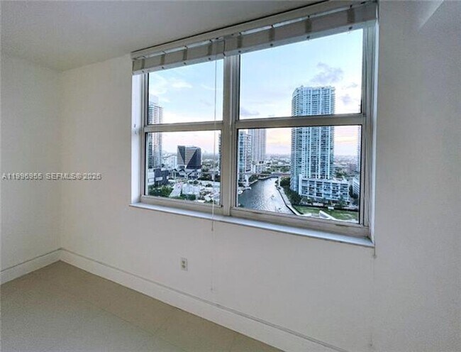 Building Photo - 31 SE 5th St