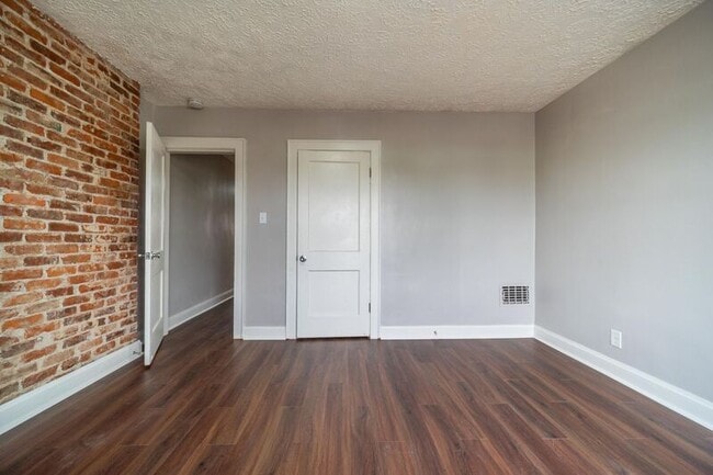 Building Photo - 2825 Sullivant Ave